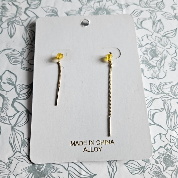 NWT Eye Candy Los Angeles Bee Drop Earrings - Picture 5 of 6